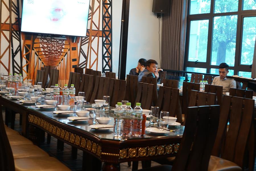 Nhà hàng đặt tiệc công ty giá hợp lý ở Hà Nội tại Cầu Giấy