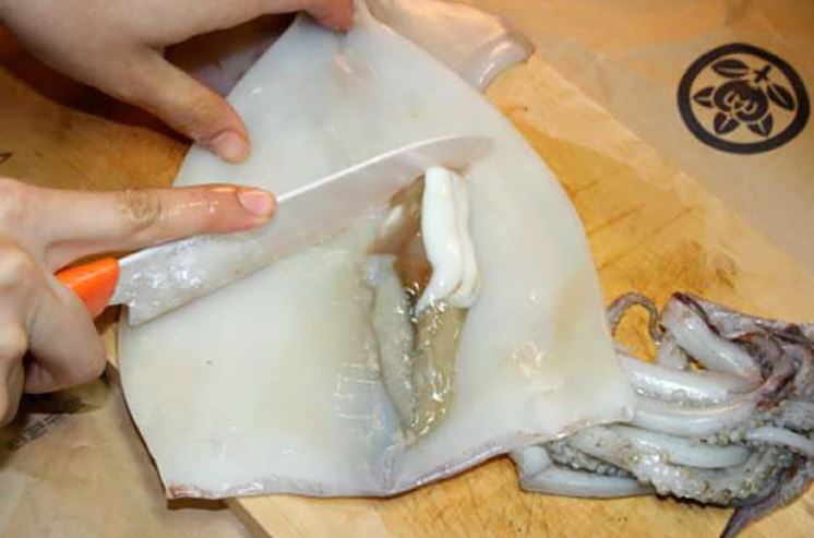 Tổng hợp 6 cách sơ chế hải sản cực kỳ đơn giản tại nhà - sơ chế tôm, mực, ghẹ 2